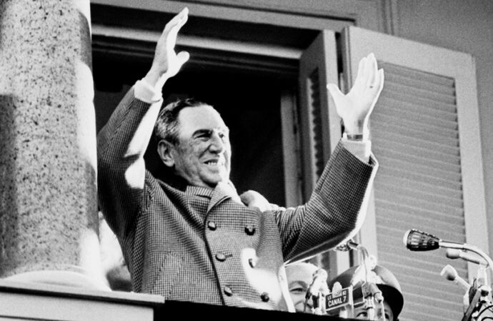 12/06/1974 – Perón se despide del pueblo