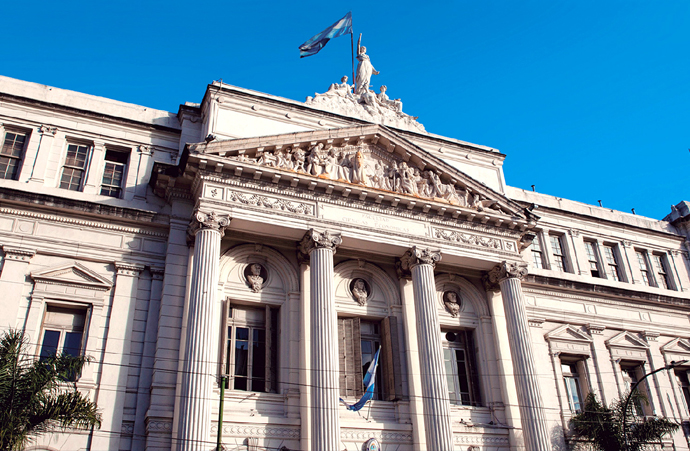 Declaración de economistas del Plan Fénix analiza el impacto negativo del RIGI