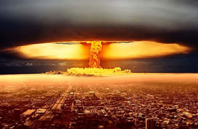 06/08/1945 – Estados Unidos lanza la primera bomba atómica