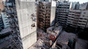 06/08/2013 – Por una fuga de gas, implosiona un edificio en Rosario