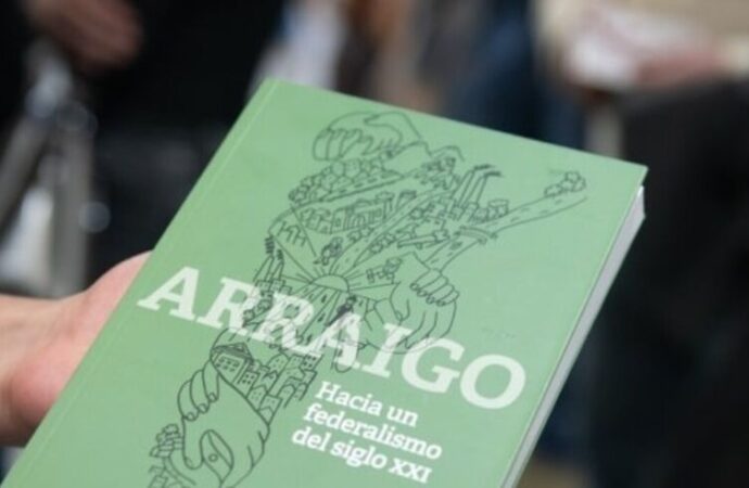 Se presentó en Rosario el libro colectivo “Arraigo. Hacia un federalismo del siglo XXI”