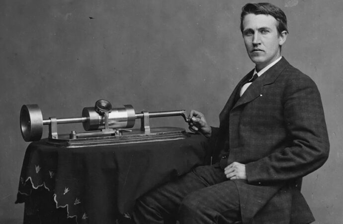 21/11/1877 – Thomas Edison inventa el fonógrafo