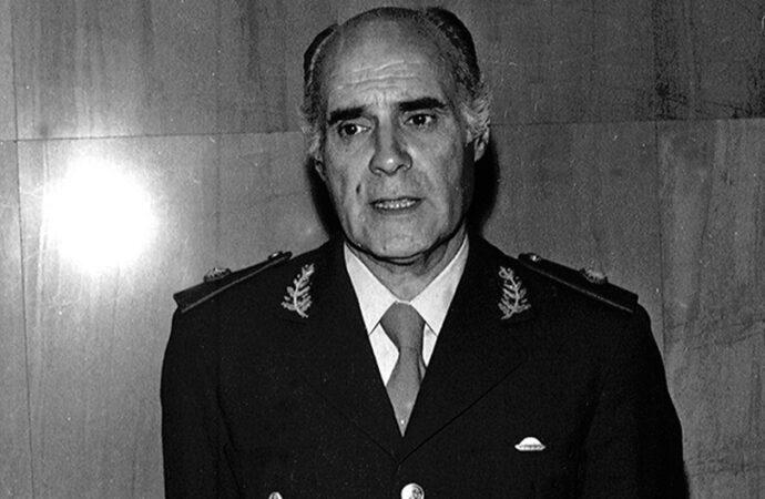 19/01/1984 – Alfonsín ordena encarcelar a Camps