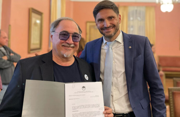 El gobernador entregó $300.000.000 al intendente para reparar los daños del temporal