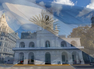 Acto por el 215º aniversario de la Revolución de Mayo