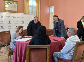 24 familias de Casilda firmaron la escritura de su hogar