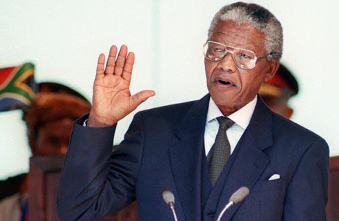 10/05/1994 – Nelson Mandela jura como presidente
