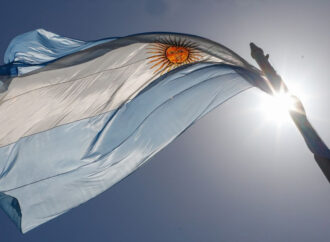 La Municipalidad invita a vestir la ciudad de celeste y blanco