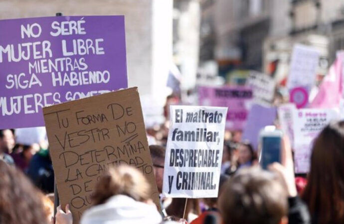 Charla de concientización sobre femicidio en el Punto Violeta