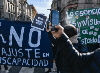 Milei quiere vetar el aumento a jubilados y la emergencia en discapacidad