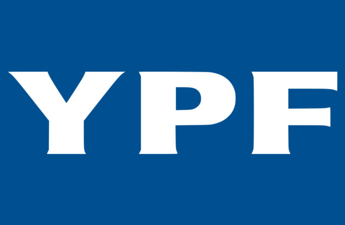 En lugar de subsidiar los combustibles, Milei permite que aumenten los precios