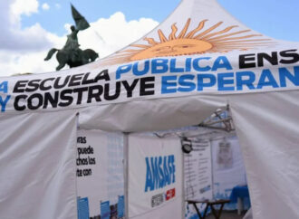 Casilda recibió a la Carpa Blanca de la Dignidad Docente