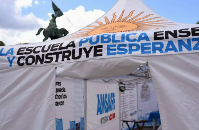 Casilda recibió a la Carpa Blanca de la Dignidad Docente